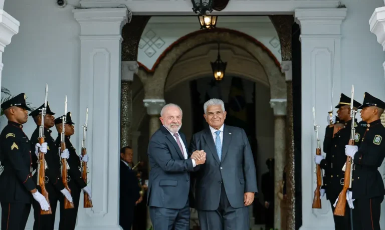 Lula defende neutralidade do Canal do Panamá e anuncia apoio formal