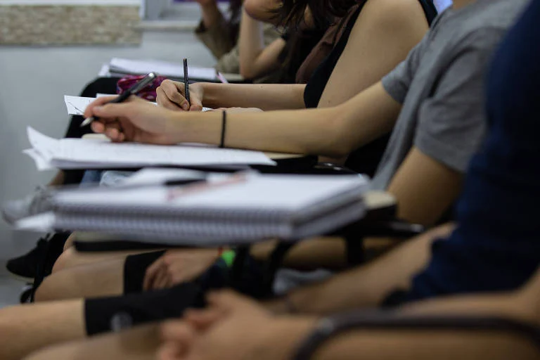 Estudantes do Enem 2025 já podem emitir declaração de conclusão do ensino médio