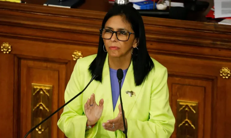 Delcy Rodríguez anuncia anistia geral para centenas de presos na Venezuela