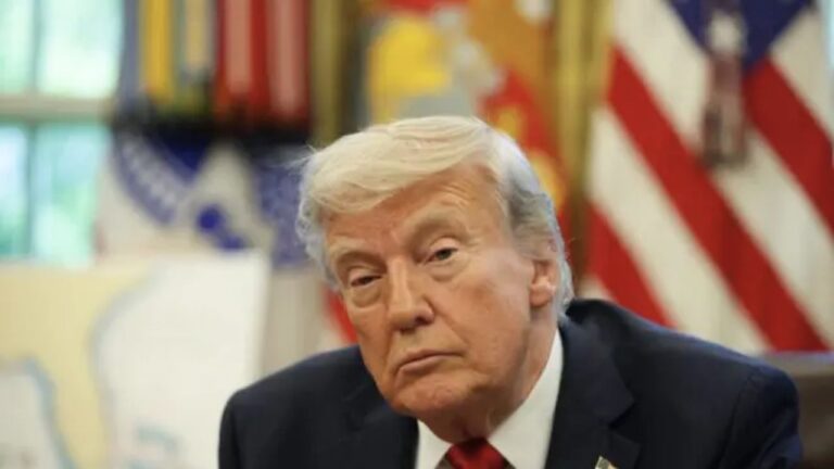 Senado dos EUA avança resolução que restringe poderes de guerra de Trump contra Venezuela