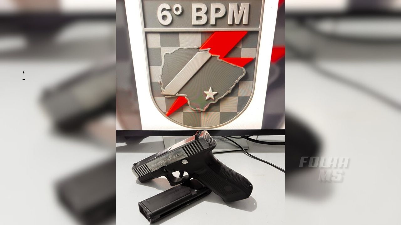 Um homem foi preso pela Força Tática em Corumbá após ameaçar pessoas com uma arma de brinquedo e resistir à prisão na noite deste sábado (4).