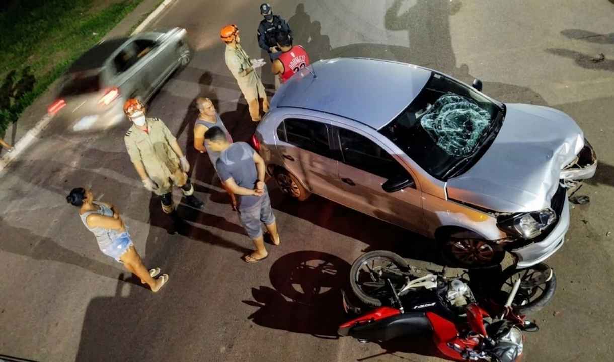 acidente carro moto Corumbá