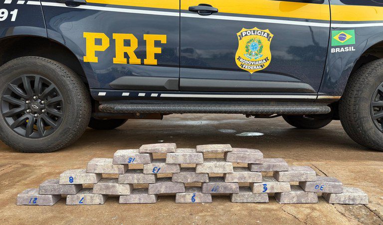 Caminhoneiro boliviano é preso com carga de prata na BR-262
