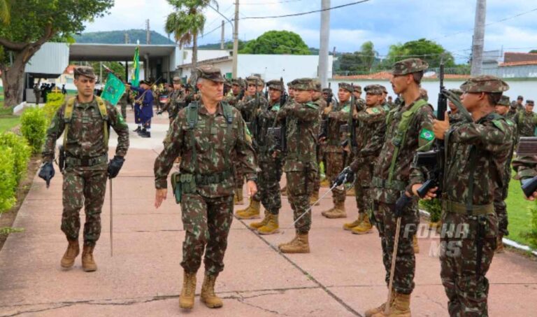 Comandante do CMO visita unidades do Exército em Corumbá e Porto Murtinho
