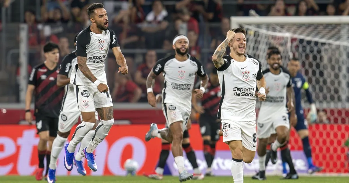 Jogo do Brasileirão entre Corinthians e Athletico Paranaense