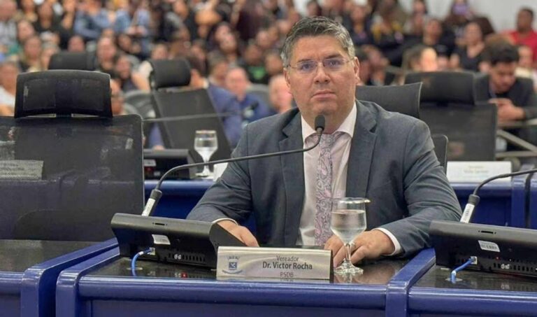 Dr. Victor Rocha