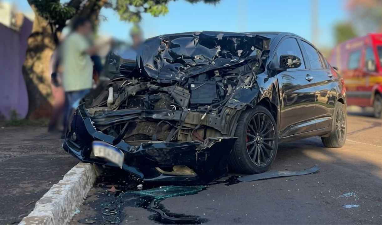 Motorista embriagado atinge viatura da Polícia Civil em Campo Grande