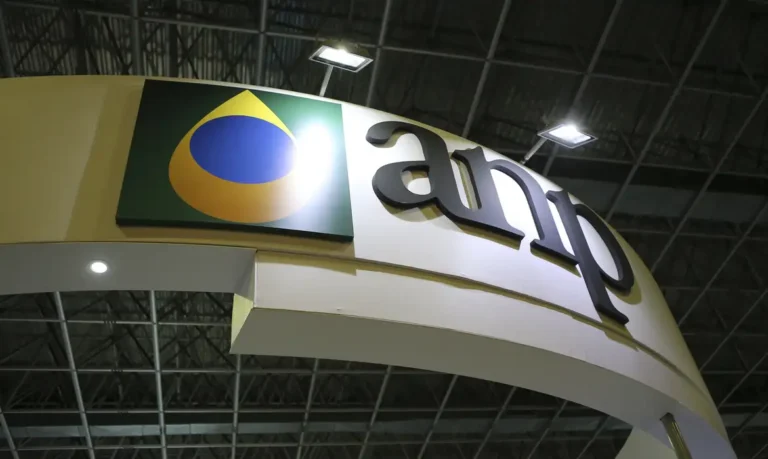 ANP interdita a Refit por risco de acidentes na Refinaria de Manguinhos