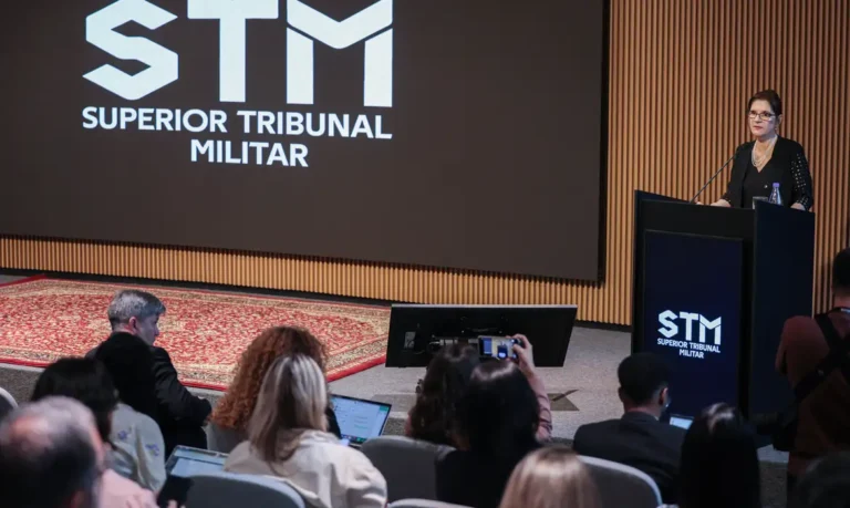 STM recebe pedido de perda de patente de Bolsonaro e de quatro oficiais