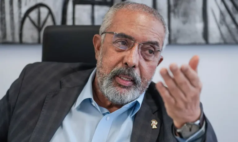 Senador diz que escala 6×1 e jornada de 44h não têm mais justificativa