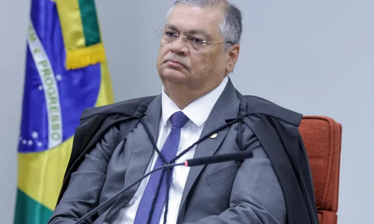 STF determina suspensão de penduricalhos nos Três Poderes