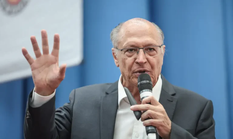 Alckmin elogia decisão que suspende pagamento de penduricalhos