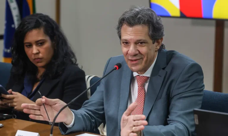 Haddad diz que Congresso deve enfrentar supersalários e regular indenizações