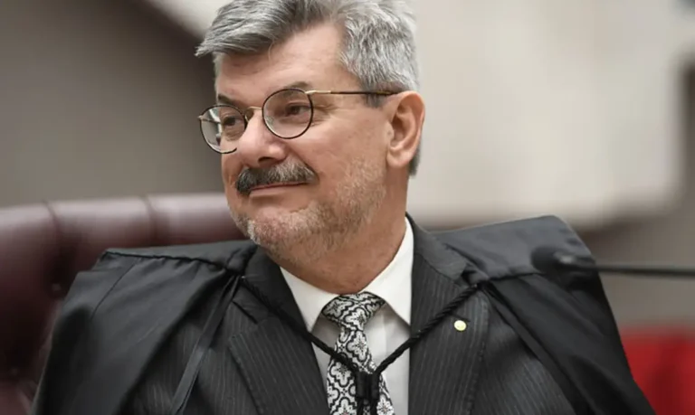 Ministro do STJ nega importunação sexual e solicita licença de 90 dias