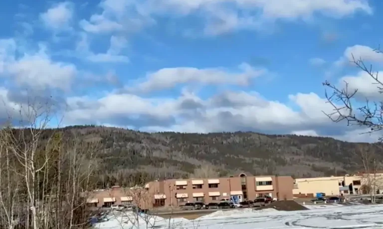 Ataque a tiros em escola no Canadá deixa 10 mortos e fere dezenas