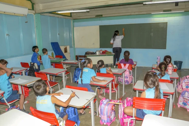 Educação convoca aprovados do Processo Seletivo Simplificado para entrega de documentação