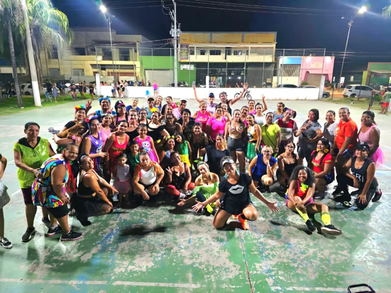 Zumba Folia reúne público e anima Poliesportivo Porto Carreiro
