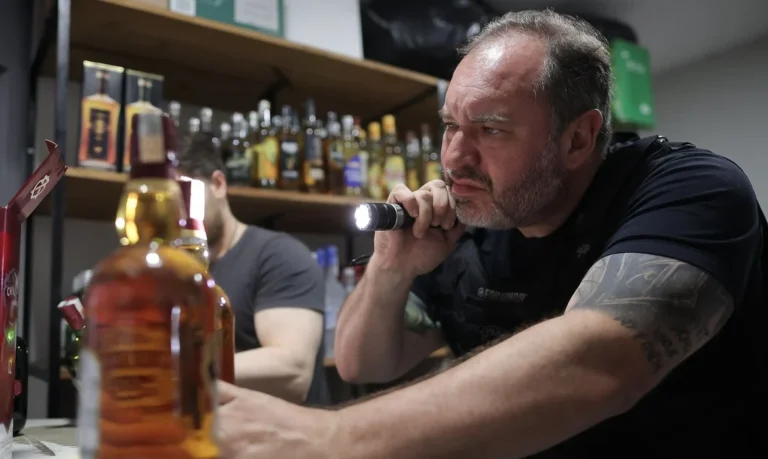 Estados reforçam fiscalização enquanto metanol em bebidas registra casos e mortes