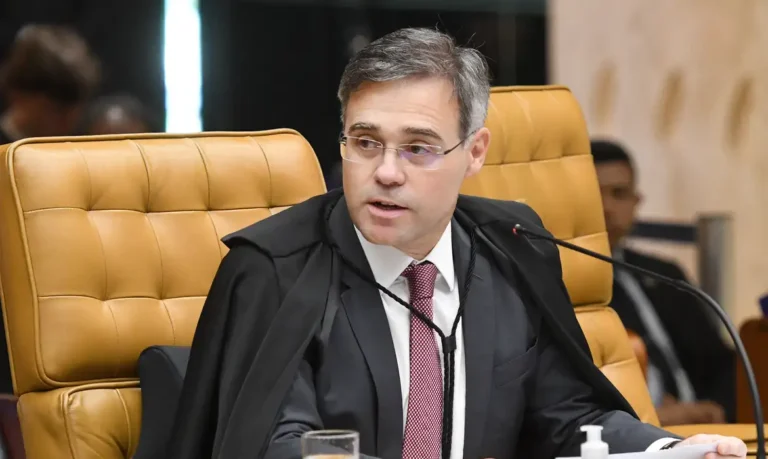 Mendonça devolve acesso da CPMI do INSS aos dados sigilosos de Vorcaro