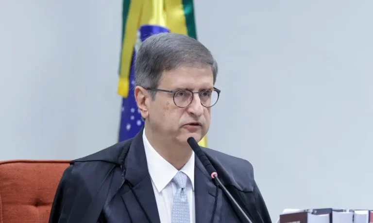 PGR é contrária à prisão domiciliar de Bolsonaro, diz parecer ao STF
