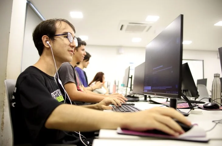 Programa Voucher Desenvolvedor oferece 117 vagas em cinco cidades