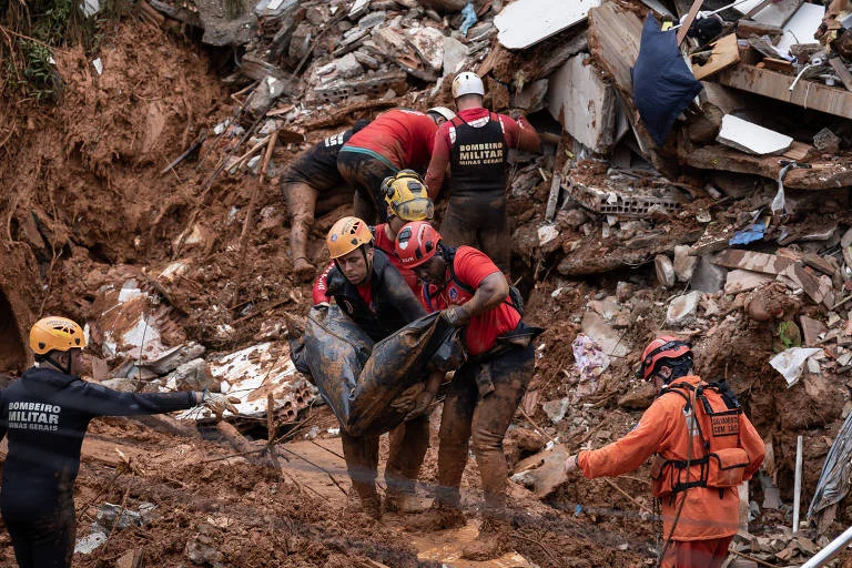 Sobe para 36 o número de mortos após temporais na zona da mata em Minas Gerais