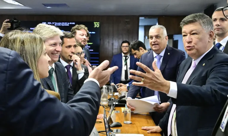 CPMI do INSS aprova quebras de sigilo de Lulinha e convoca André Moura a depor