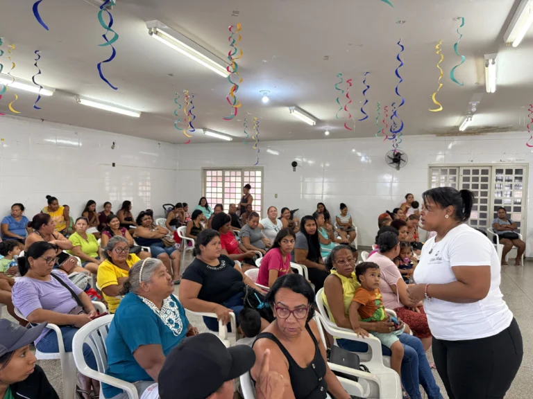 CRAS 1 realiza reunião do Programa Bolsa Família com orientações a beneficiários