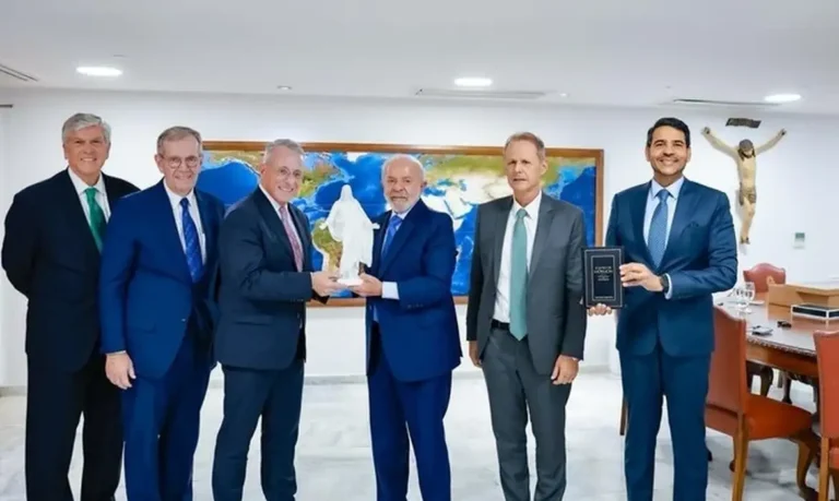 Lula recebe líderes mórmons em audiência no Palácio do Planalto