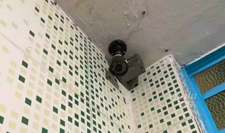 Polícia apreende câmera em banheiro feminino de escola estadual da Capital