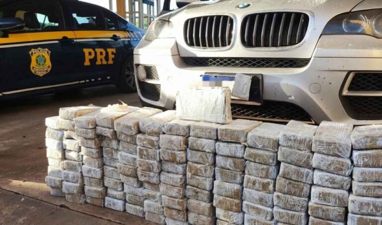 BMW carregada de cocaína que saiu de Corumbá é apreendida pela PRF na BR-262