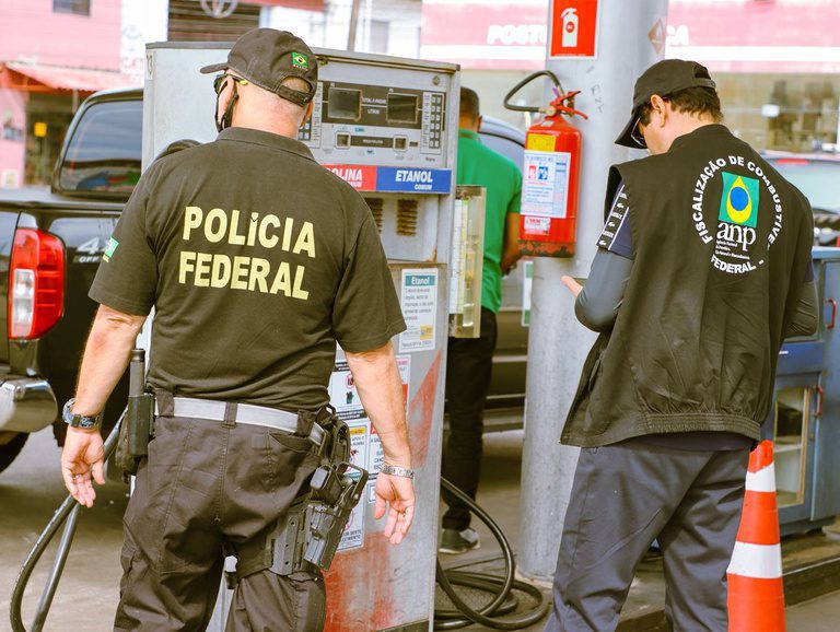 PF fiscaliza postos de combustíveis em operação nacional contra abusos