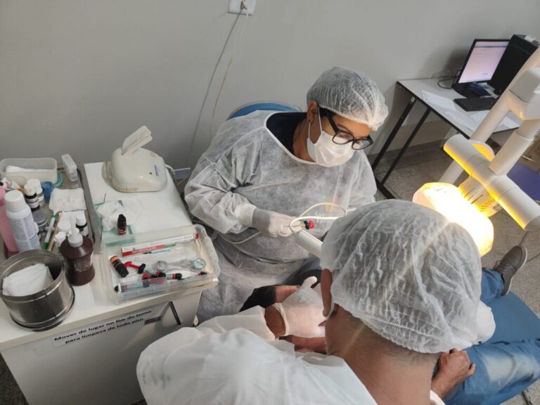 Prefeitura amplia cuidado com atendimento odontológico à população em situação de rua