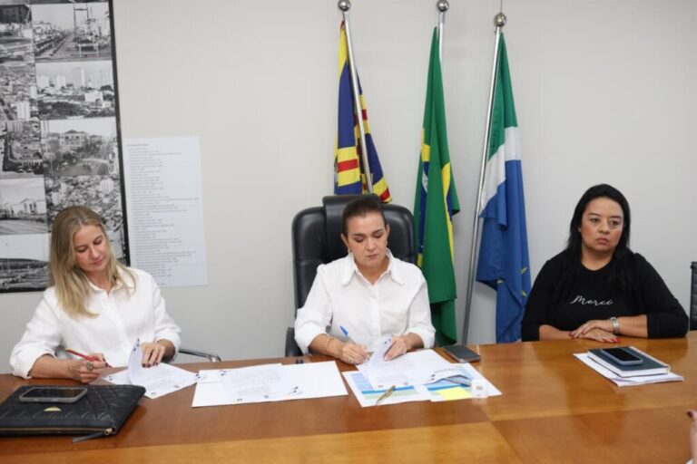 Sejuv assina contrato de gestão e define metas para 2026