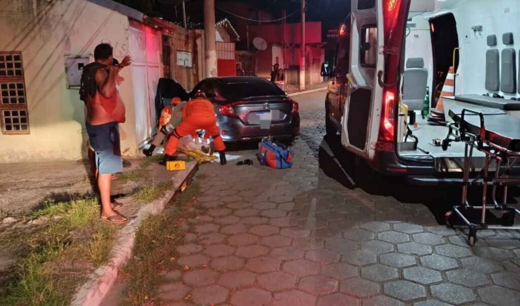 acidente porto geral2 bater carro contra poste em Corumbá