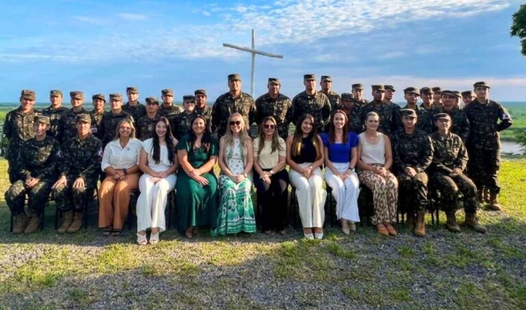 Exército reúne militares e autoridades em evento pelo Dia da Mulher em Corumbá