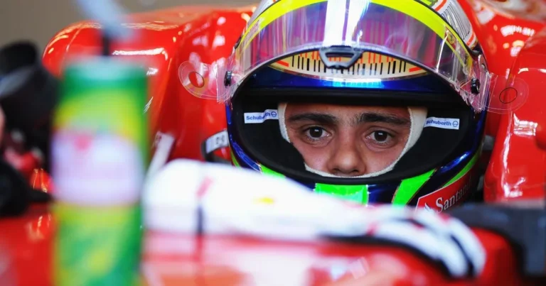 Felipe Massa com expressão séria em um contexto de Fórmula 1