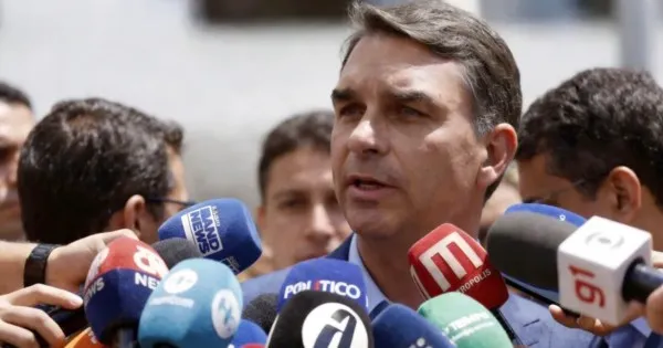 Flávio Bolsonaro e Alexandre de Moraes discutem prisão domiciliar
