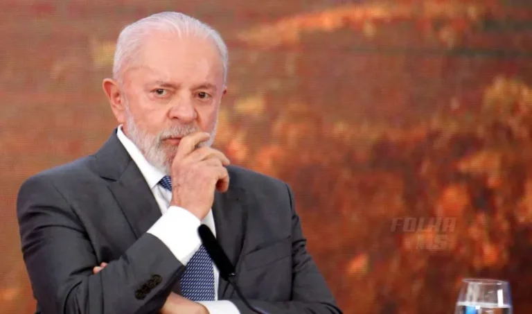 Abertura da COP15 em Campo Grande com o Presidente Lula e representações de espécies migratórias.
