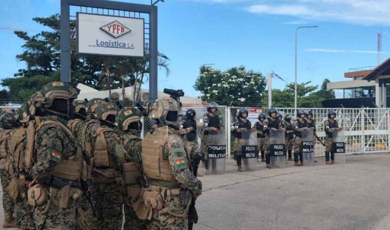 Governo da Bolívia determina segurança militar na YPFB e reforça gasolina com aditivos