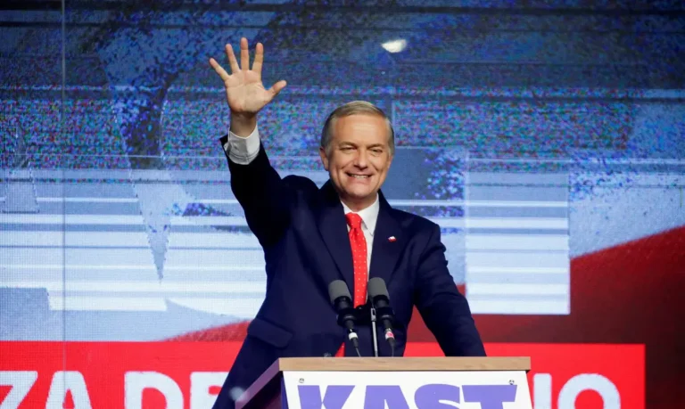 Lula vai participar da posse de José Antonio Kast no Chile