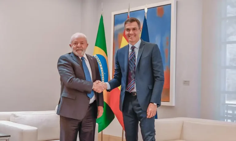 Lula confirma viagem à Espanha e aceitará convite de Pedro Sánchez