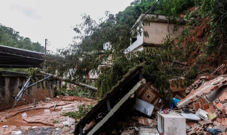 Governo é acionado para socorrer vítimas das enchentes em Minas Gerais