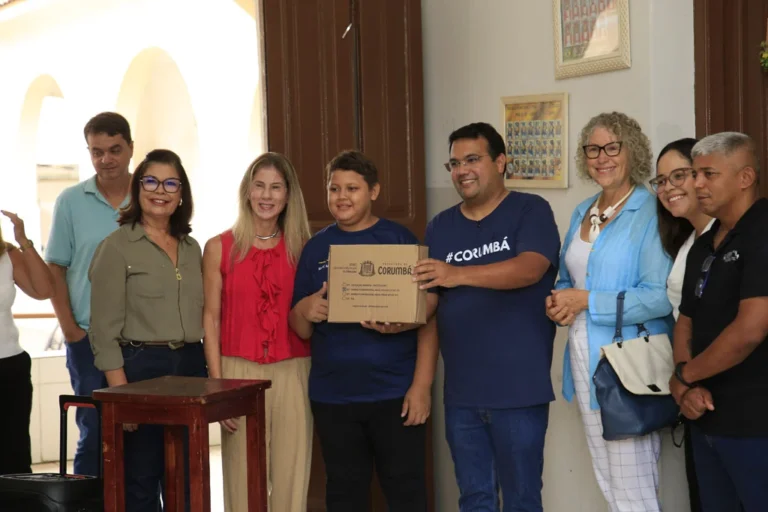 Prefeitura de Corumbá inicia entrega de kits escolares a estudantes da REME