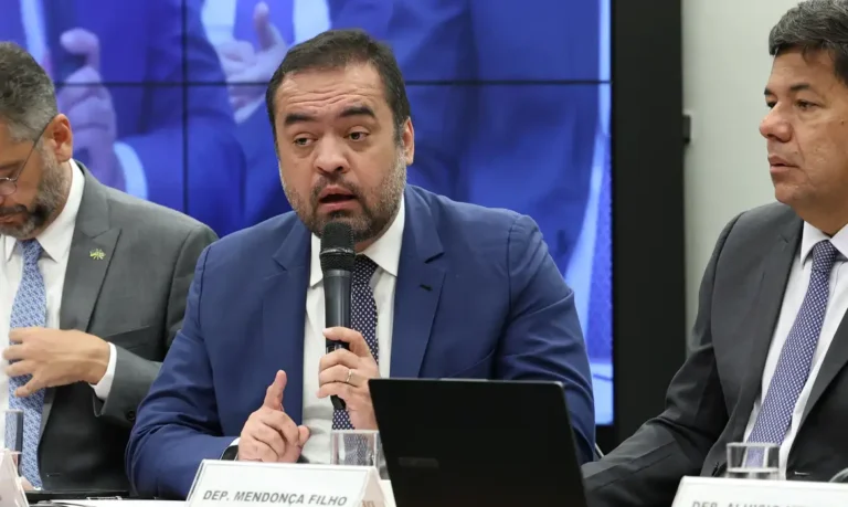 TSE retoma julgamento que pode cassar Cláudio Castro