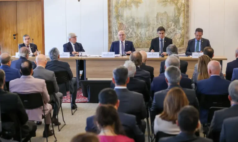 Fachin defende distanciamento de interesses no Judiciário e reforça imparcialidade