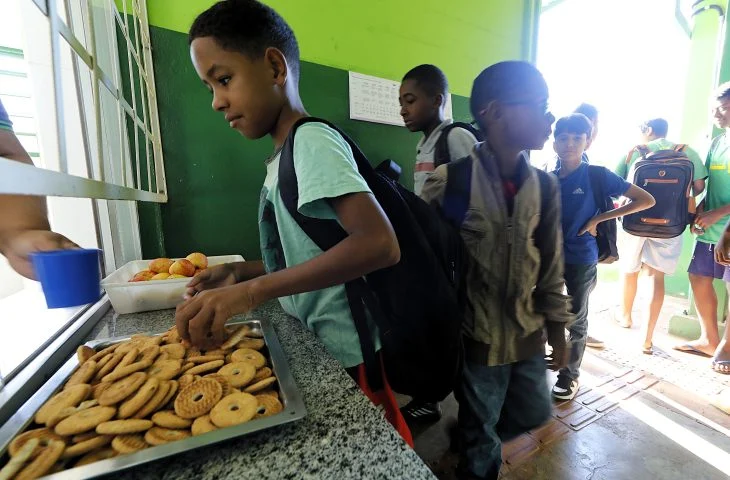 Governo de MS amplia oferta de café da manhã para alunos da zona rural