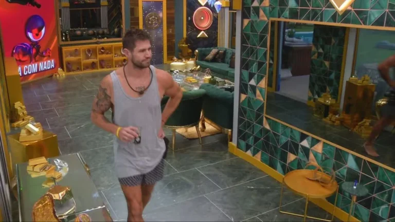 Jonas Sulzbach prepara café na Xepa e coloca BBB 26 no Tá Com Nada