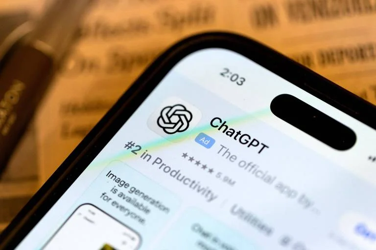 OpenAI vai exibir anúncios nas versões gratuitas do ChatGPT nos Estados Unidos