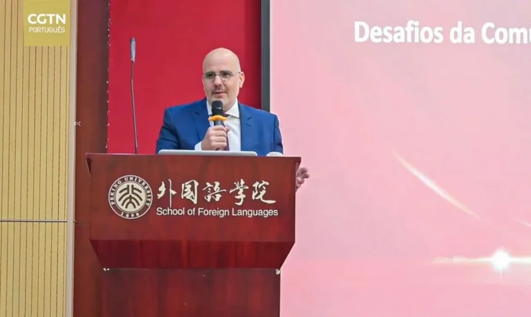 EBC amplia cooperação com China em visita que inclui Xinhua e Kwai